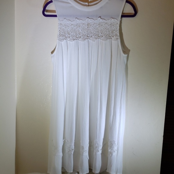 Romeo & Juliet Couture Dresses & Skirts - Romeo + Juliet white summer dress